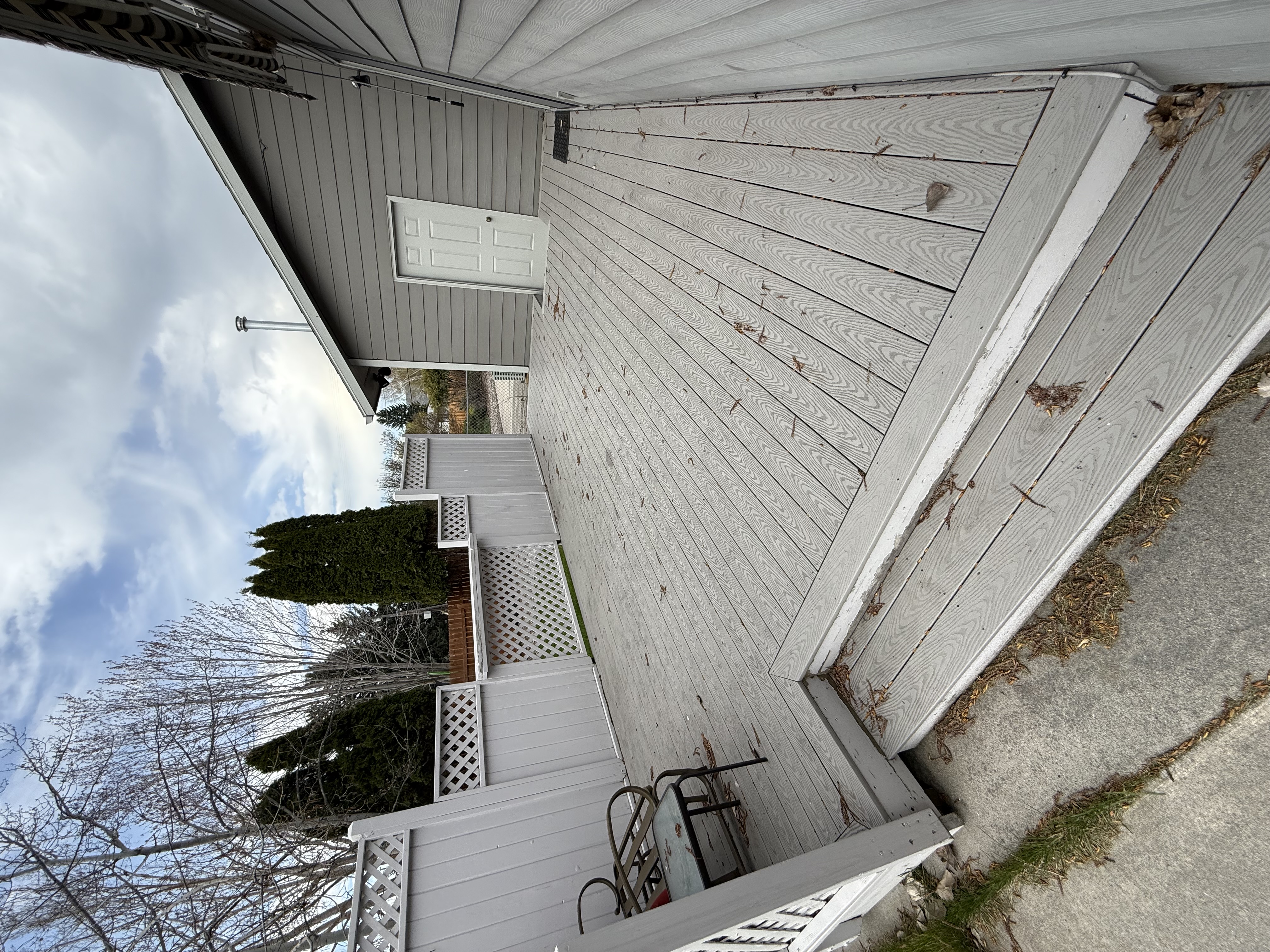 Dirty deck before washing